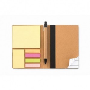 Libreta de papel reciclado rayada y notas