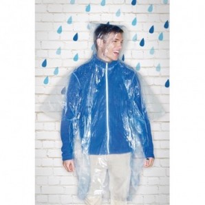 Impermeable plegable con capucha